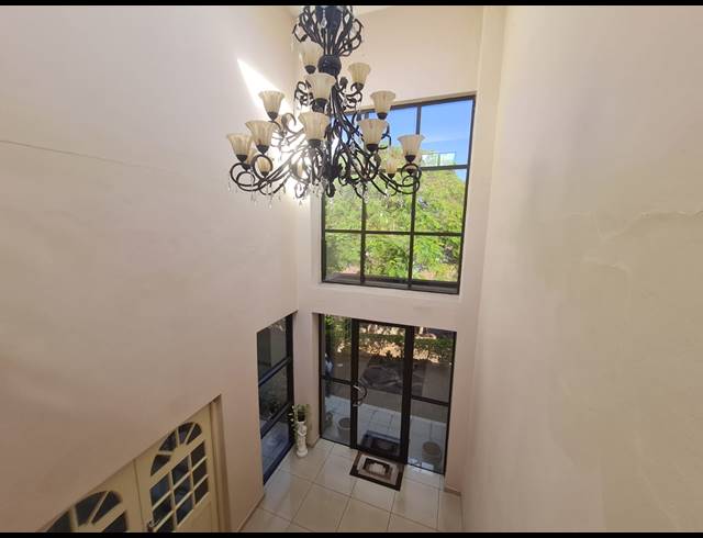 4 BEDROOM FREESTANDING FOR SALE IN VELD EN VLEI